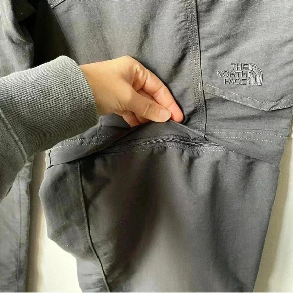The North Face Men’s Convertible Cargo Trail Pants Dark Gray M Zip-Off to Shorts - Picture 10 of 11